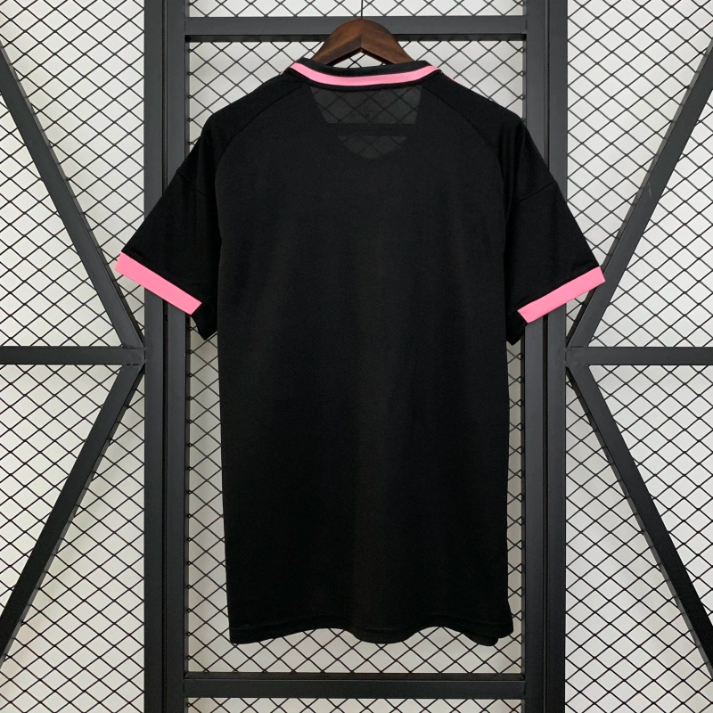 Real Madrid "Serpent Rosa" Limited Jersey