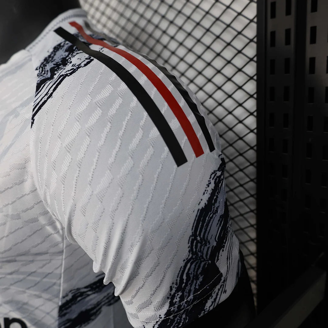 Manchester United "Iron Crest" Limited Jersey