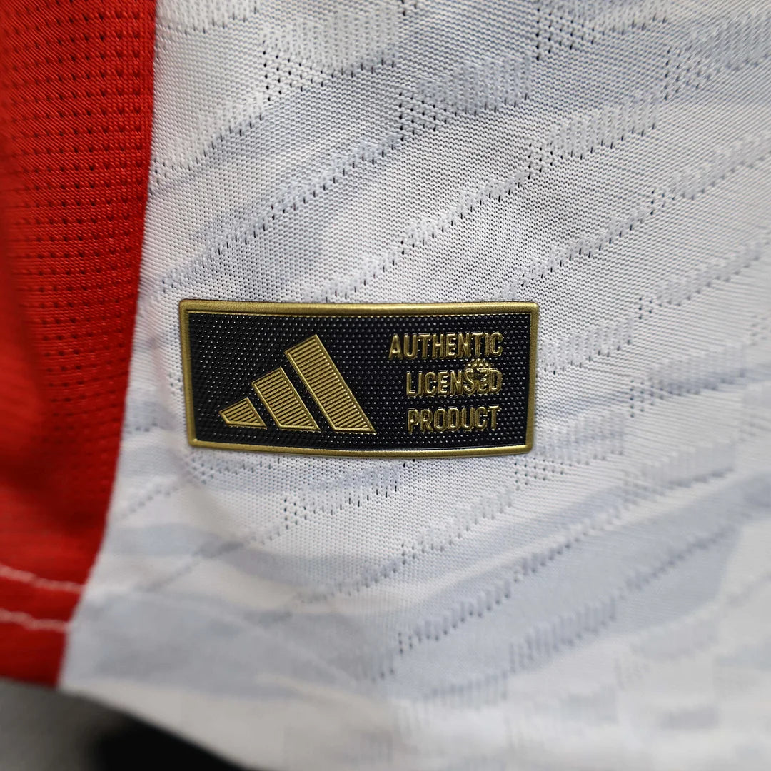 Manchester United "Iron Crest" Limited Jersey