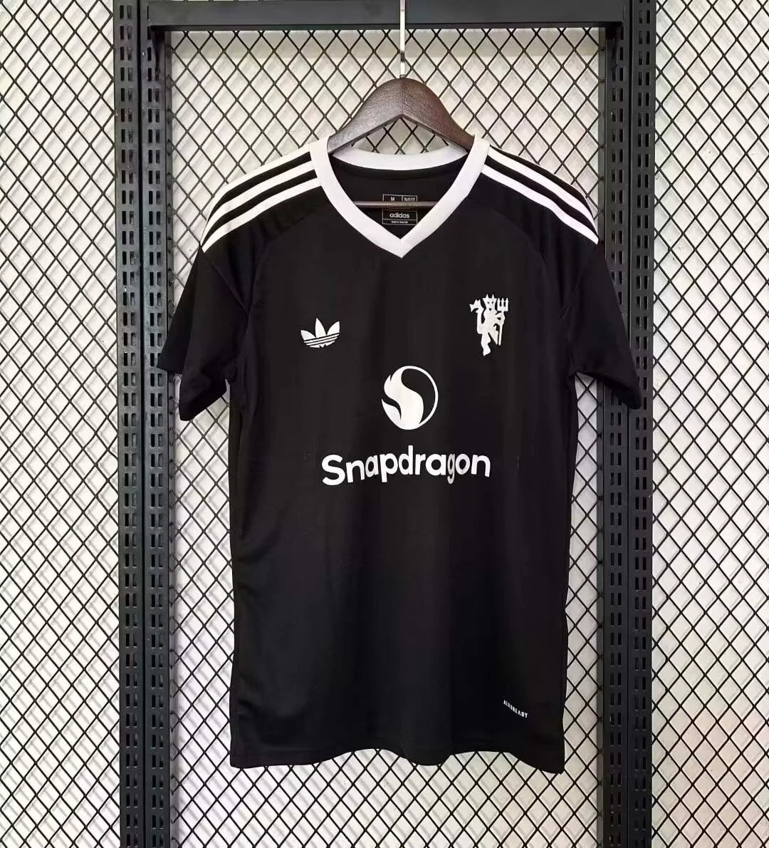 2024/2025 Manchester United Goalkeeper Third Away