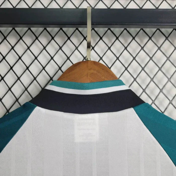 Liverpool Retro 1993-1994 Away Kit