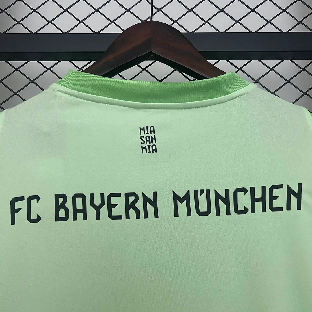 2025/2026 Bayern Munchen Green Goalkeeper Kit
