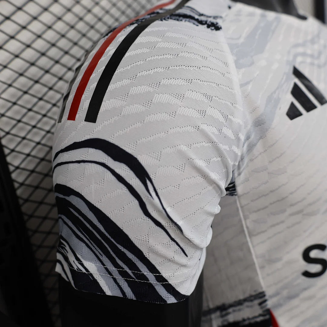 Manchester United "Iron Crest" Limited Jersey