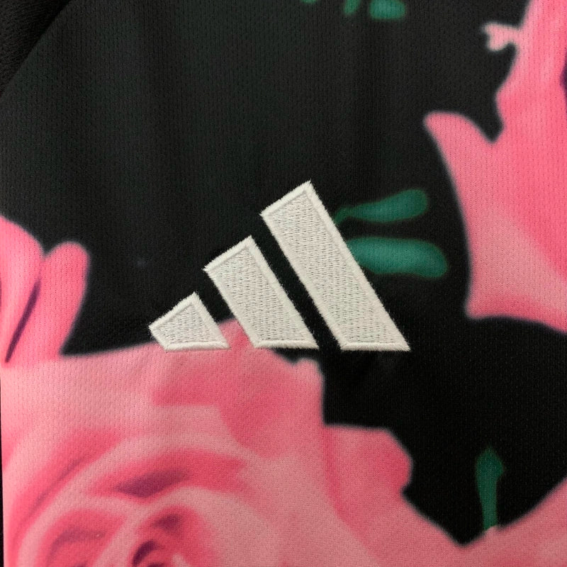 Real Madrid "Serpent Rosa" Limited Jersey