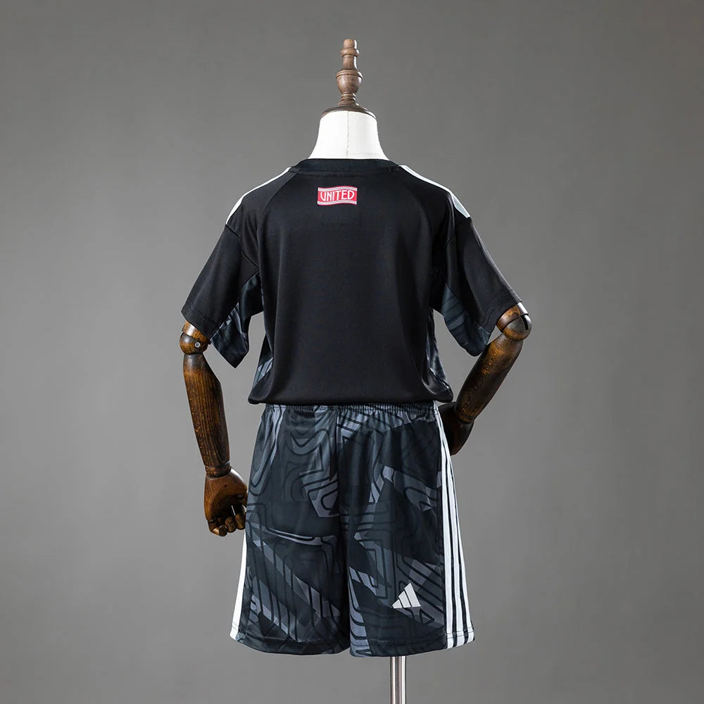2026/2027 Manchester United Goalkeeper Kit Kids Size
