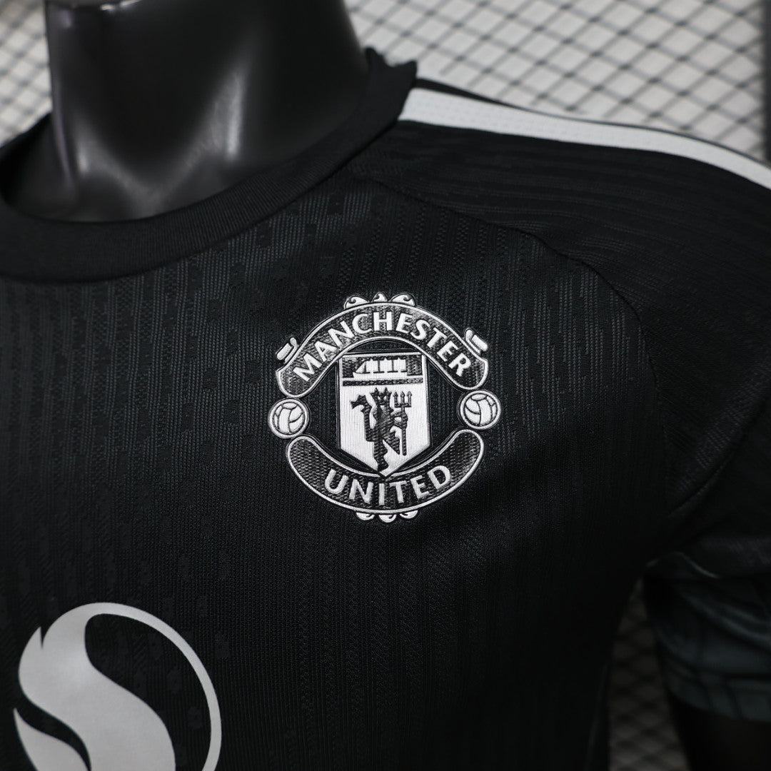 2026/2027 Manchester United Goalkeeper Kit
