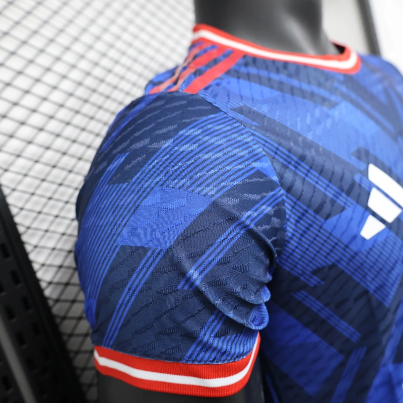 Manchester United "Electric Royal" Limited Jersey