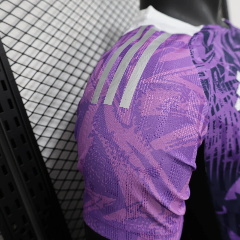 Manchester United "Violet Edge" Limited Jersey