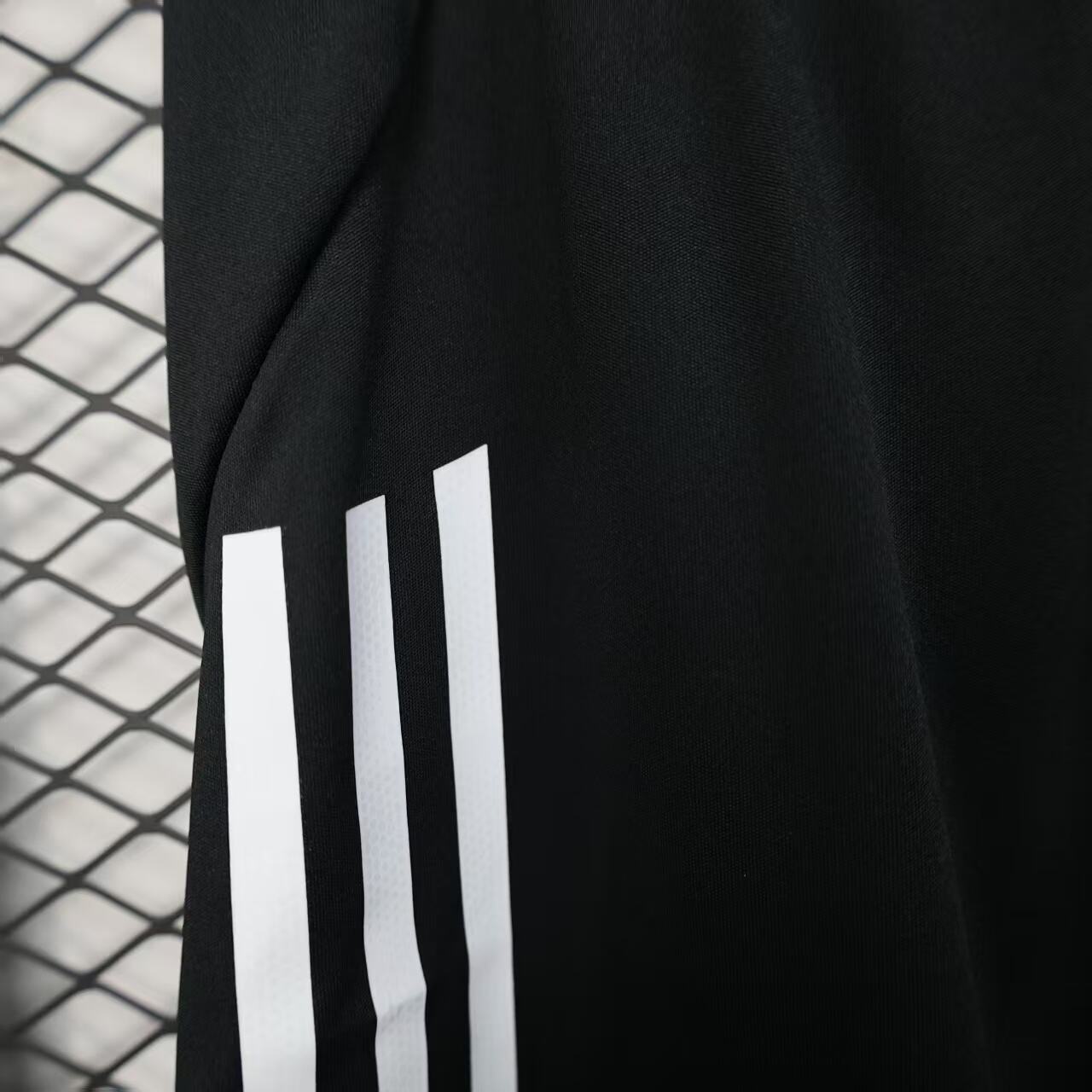 2025/2026 Manchester United Home Shorts