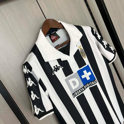 1999-2000 Retro Juventus Home Jersey