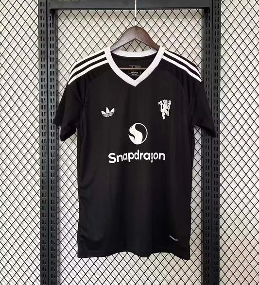 2024/2025 Manchester United Goalkeeper Third Away