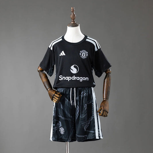 2026/2027 Manchester United Goalkeeper Kit Kids Size