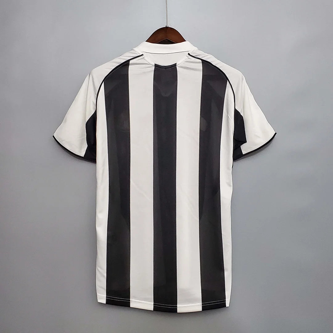 2005-2006 Retro Newcastle United Home Jersey