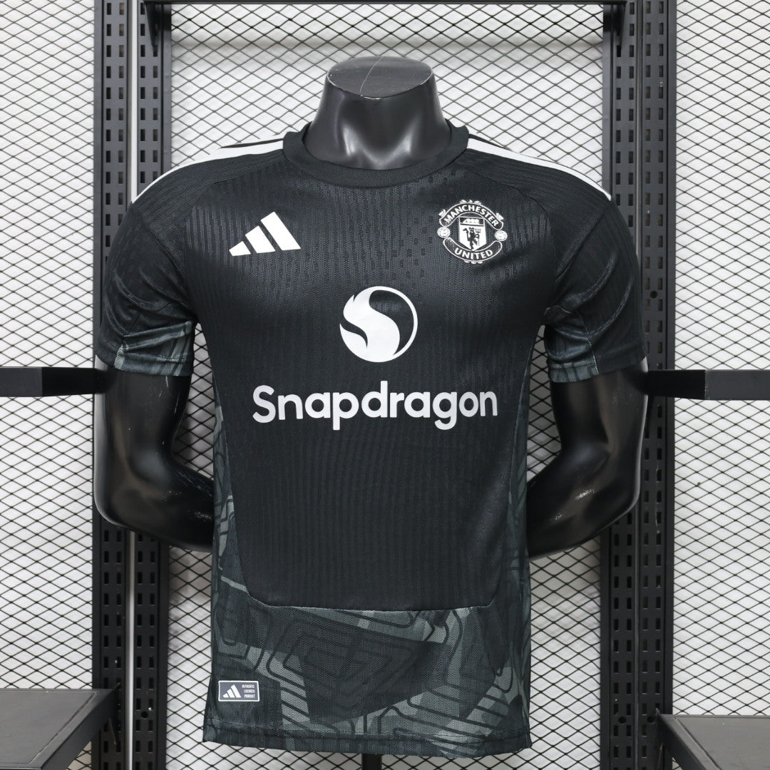 2026/2027 Manchester United Goalkeeper Kit