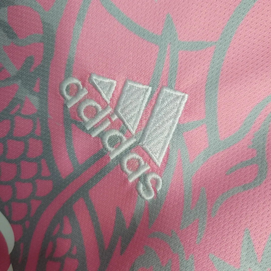 Real Madrid "Dragón Rosa" Limited Jersey